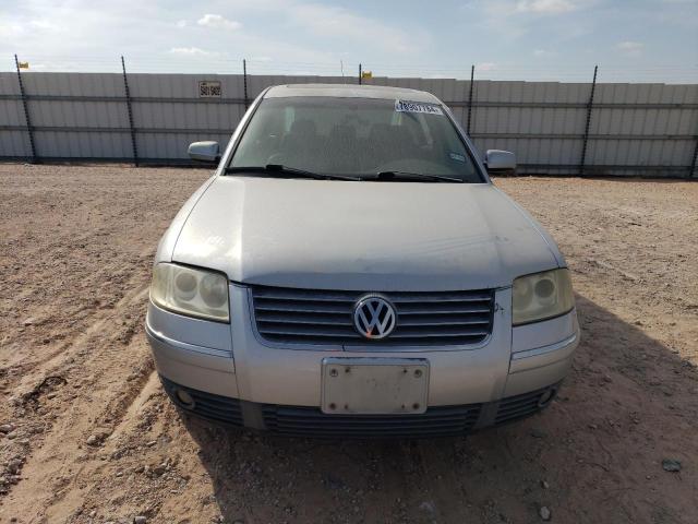 WVWRH63B21P130371 - 2001 VOLKSWAGEN PASSAT GLX Gümüş foto 5