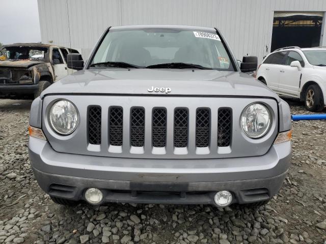 1C4NJRFB5FD184725 - 2015 JEEP PATRIOT LATITUDE SILVER photo 5