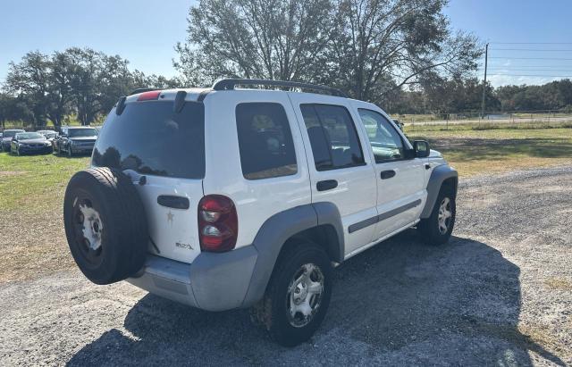 1J4GL48K06W128824 - 2006 JEEP LIBERTY SPORT WHITE photo 4