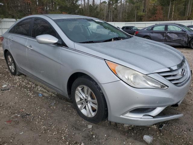 5NPEB4AC8DH769418 - 2013 HYUNDAI SONATA GLS SILVER photo 4