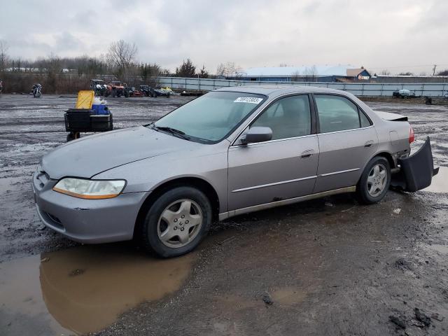 1HGCG1657YA021114 - 2000 HONDA ACCORD EX SILVER photo 1