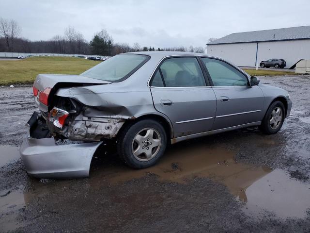 1HGCG1657YA021114 - 2000 HONDA ACCORD EX SILVER photo 3