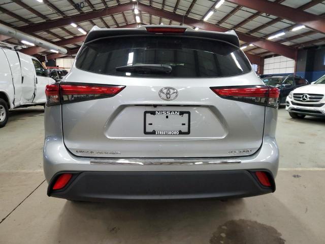 5TDGZRBH3NS561406 - 2022 TOYOTA HIGHLANDER XLE SILVER photo 6