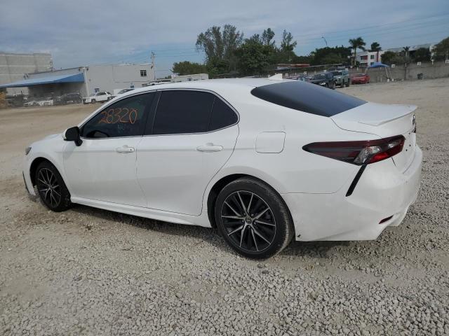 4T1G11AK8NU665564 - 2022 TOYOTA CAMRY SE WHITE photo 2