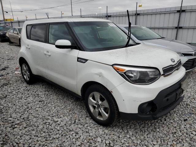 KNDJN2A23J7604961 - 2018 KIA SOUL WHITE photo 4