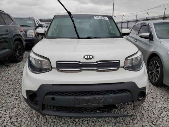 KNDJN2A23J7604961 - 2018 KIA SOUL WHITE photo 5