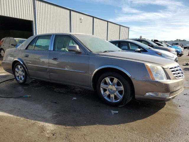 1G6KD57YX7U167414 - 2007 CADILLAC DTS CREAM photo 4