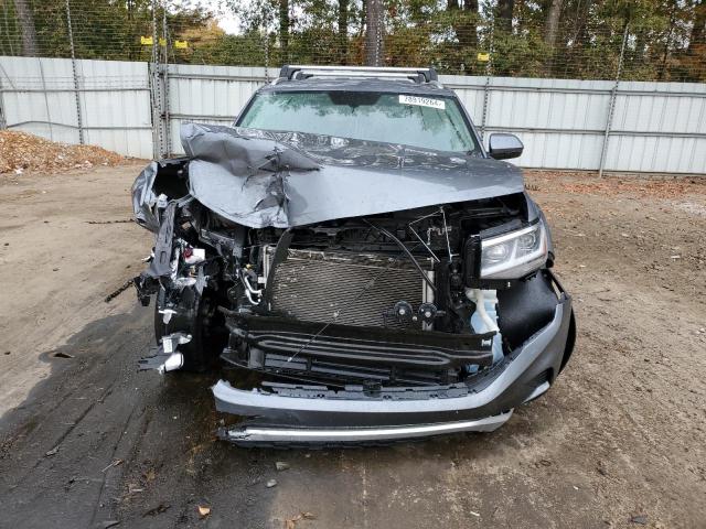 1V2WE2CA6PC223095 - 2023 VOLKSWAGEN ATLAS CROS SE Сірий фото 5