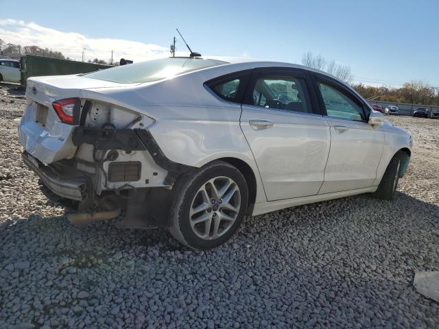 3FA6P0H74GR243737 - 2016 FORD FUSION SE WHITE photo 3