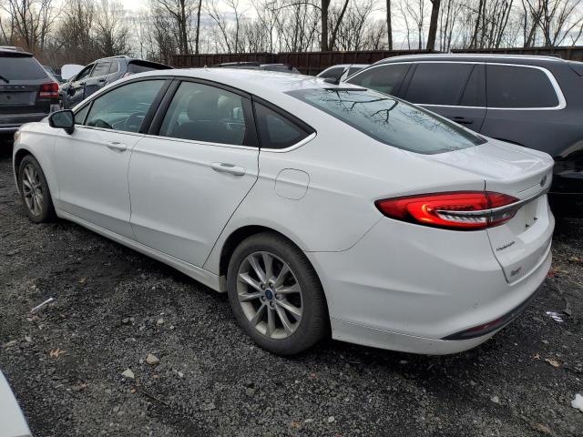 3FA6P0H7XHR352771 - 2017 FORD FUSION SE WHITE photo 2