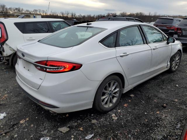 3FA6P0H7XHR352771 - 2017 FORD FUSION SE WHITE photo 3