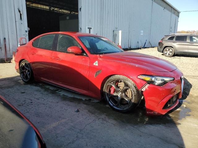 ZARFAEAVXJ7574618 - 2018 ALFA ROMEO GIULIA QUADRIFOGLIO RED photo 4