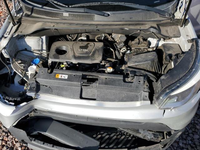 KNDJN2A27K7655820 - 2019 KIA SOUL SILVER photo 11