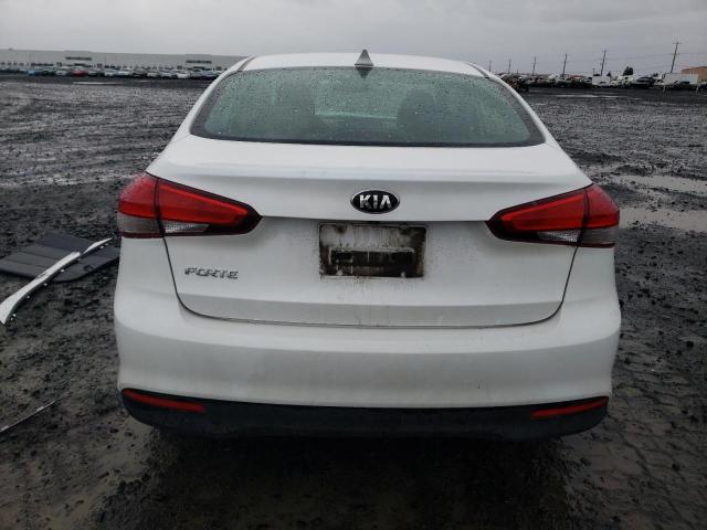 3KPFL4A73JE167157 - 2018 KIA FORTE LX WHITE photo 6