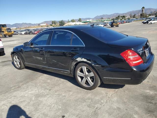 WDDNG7BB5AA297227 - 2010 MERCEDES-BENZ S 550 BLACK photo 2