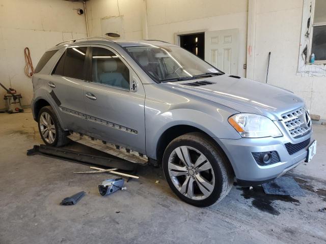 4JGBB8GB7BA729405 - 2011 MERCEDES-BENZ ML 350 4MATIC BLUE photo 4