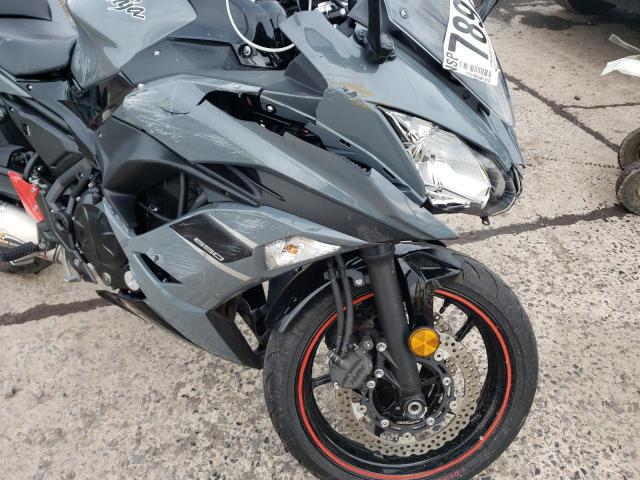 JKAEXEJ19JDA02889 - 2018 KAWASAKI EX650 J გრაფიტი ფოტო 9