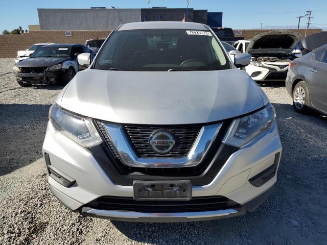 KNMAT2MT4JP590174 - 2018 NISSAN ROGUE S SILVER photo 5