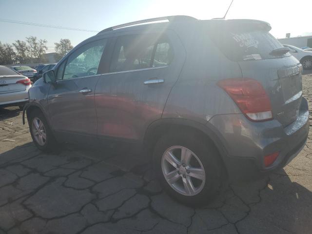 KL7CJLSB8KB930176 - 2019 CHEVROLET TRAX 1LT GRAY photo 2