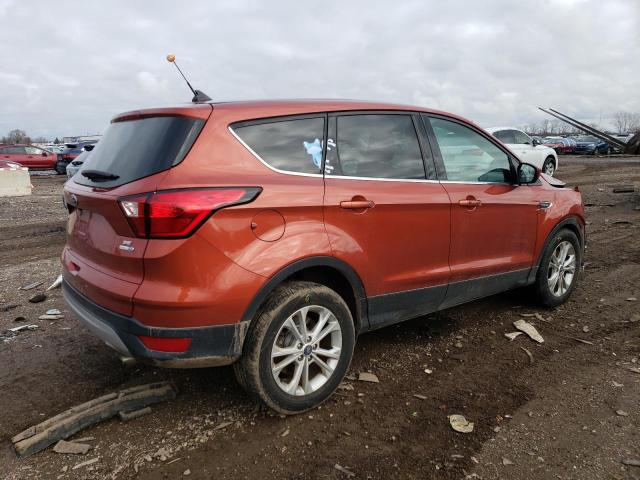 1FMCU9GD6KUB09116 - 2019 FORD ESCAPE SE ORANGE photo 3