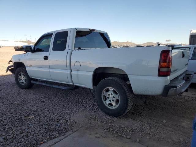 2GCEC19T621324643 - 2002 CHEVROLET SILVERADO C1500 WHITE photo 2