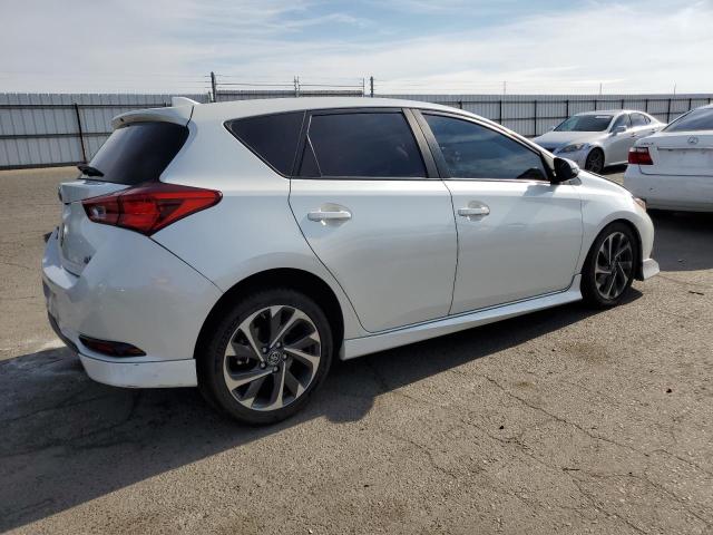 JTNKARJEXJJ573113 - 2018 TOYOTA COROLLA IM WHITE photo 3