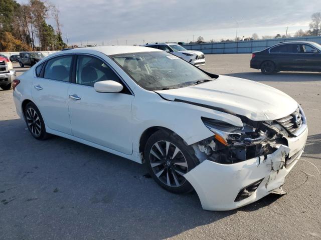 1N4AL3AP0JC177260 - 2018 NISSAN ALTIMA 2.5 WHITE photo 4