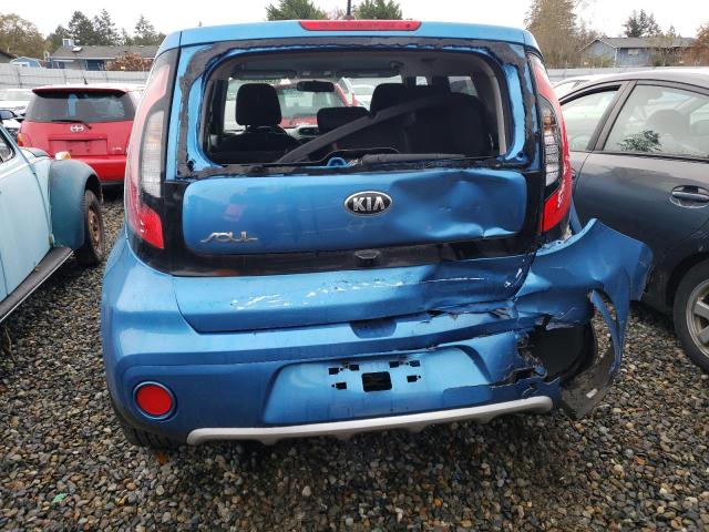 KNDJP3A5XJ7587991 - 2018 KIA SOUL + BLUE photo 6