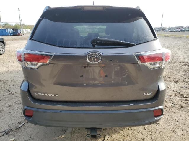 5TDKKRFH0GS157054 - 2016 TOYOTA HIGHLANDER XLE GRAY photo 6