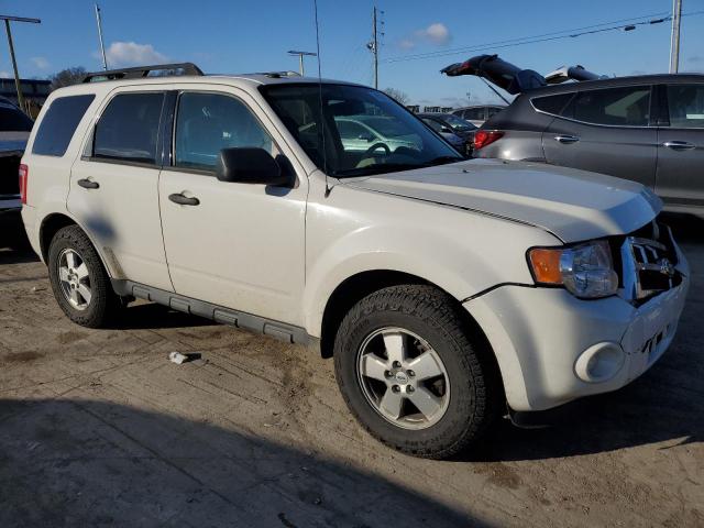 1FMCU9DG2BKB21869 - 2011 FORD ESCAPE XLT WHITE photo 4