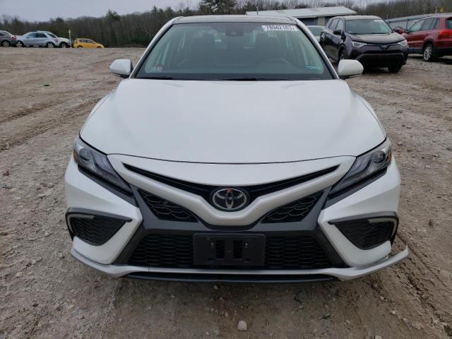 4T1K61BK4NU056918 - 2022 TOYOTA CAMRY XSE WHITE photo 5