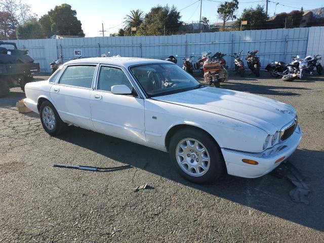 SAJDA23C3YLF05979 - 2000 JAGUAR XJ8 L WHITE photo 4