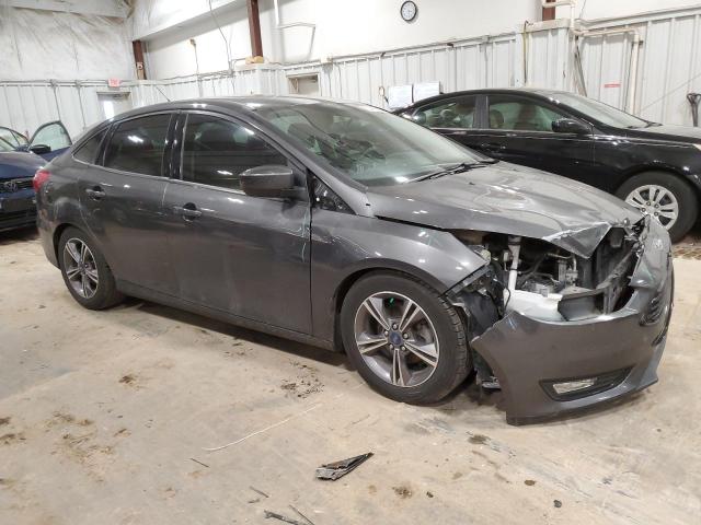 1FADP3FE8JL257446 - 2018 FORD FOCUS SE CHARCOAL photo 4