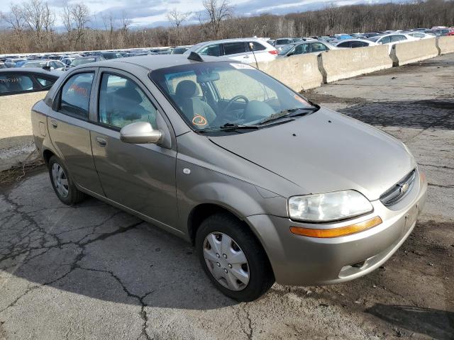 KL1TD52655B483357 - 2005 CHEVROLET AVEO BASE GOLD photo 4