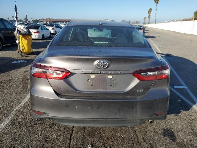 4T1C11AK1NU621565 - 2022 TOYOTA CAMRY LE GRAY photo 6