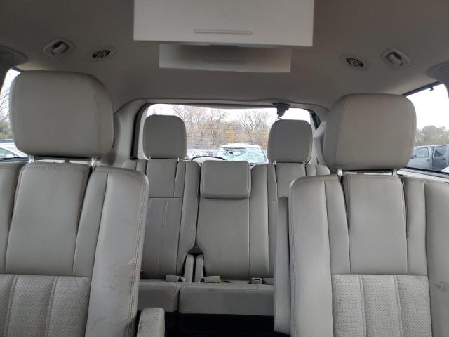 2A4RR8DG7BR616056 - 2011 CHRYSLER TOWN & COU TOURING L SILVER photo 10