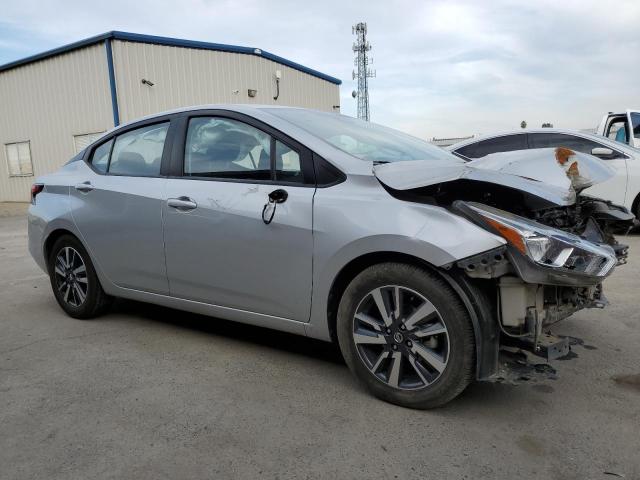 3N1CN8EV0ML852927 - 2021 NISSAN VERSA SV SILVER photo 4