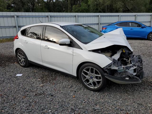 1FADP3K22FL251564 - 2015 FORD FOCUS SE WHITE photo 4