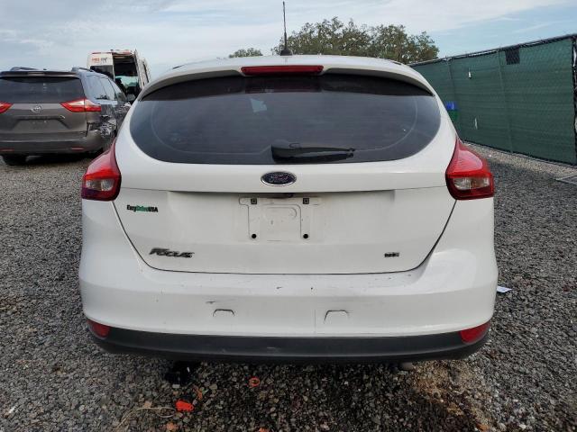 1FADP3K22FL251564 - 2015 FORD FOCUS SE WHITE photo 6