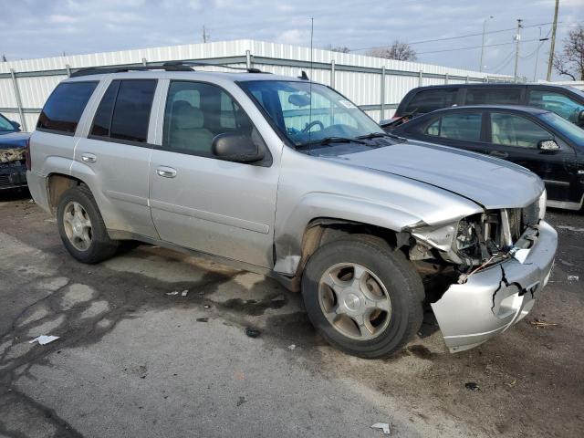 1GNDT13S982116462 - 2008 CHEVROLET TRAILBLAZE LS SILVER photo 4