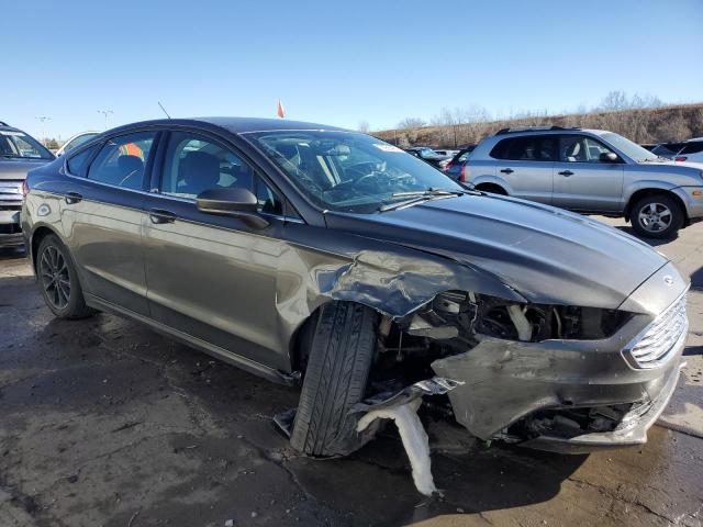 3FA6P0H70HR398450 - 2017 FORD FUSION SE BROWN photo 4