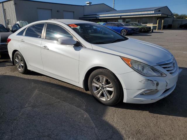 5NPEB4AC1DH695730 - 2013 HYUNDAI SONATA GLS WHITE photo 4