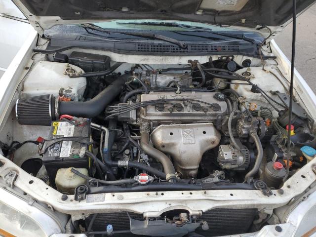 1HGCG5655WA026185 - 1998 HONDA ACCORD EX WHITE photo 11