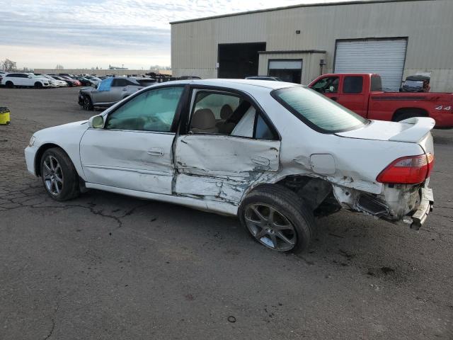 1HGCG5655WA026185 - 1998 HONDA ACCORD EX WHITE photo 2