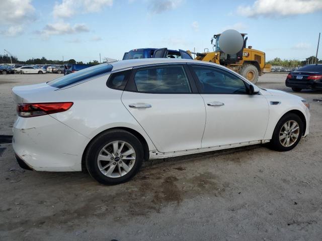 KNAGT4L3XG5098483 - 2016 KIA OPTIMA LX WHITE photo 3