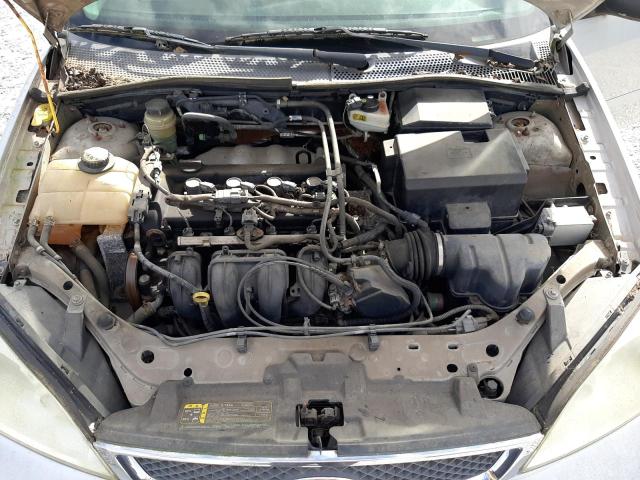 3FAFP37N85R133479 - 2005 FORD FOCUS ZX5 SILVER photo 11