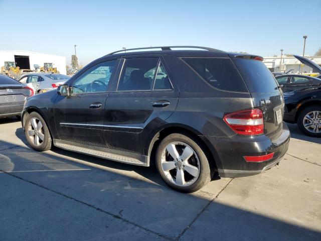 4JGBB86E89A470588 - 2009 MERCEDES-BENZ ML 350 BLACK photo 2