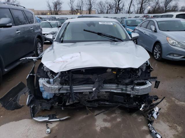 3FA6P0HD6KR275247 - 2019 FORD FUSION SE SILVER photo 5