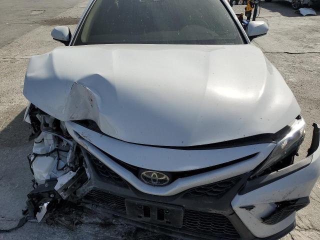 4T1T11AK2PU109946 - 2023 TOYOTA CAMRY SE NIGHT SHADE WHITE photo 11