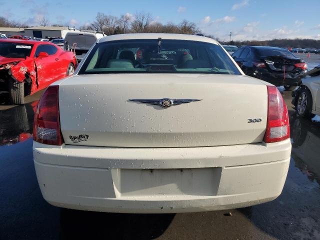 2C3JA43RX5H614581 - 2005 CHRYSLER 300 WHITE photo 6